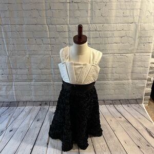 Black and White Sequin Belt Dress – Size 10